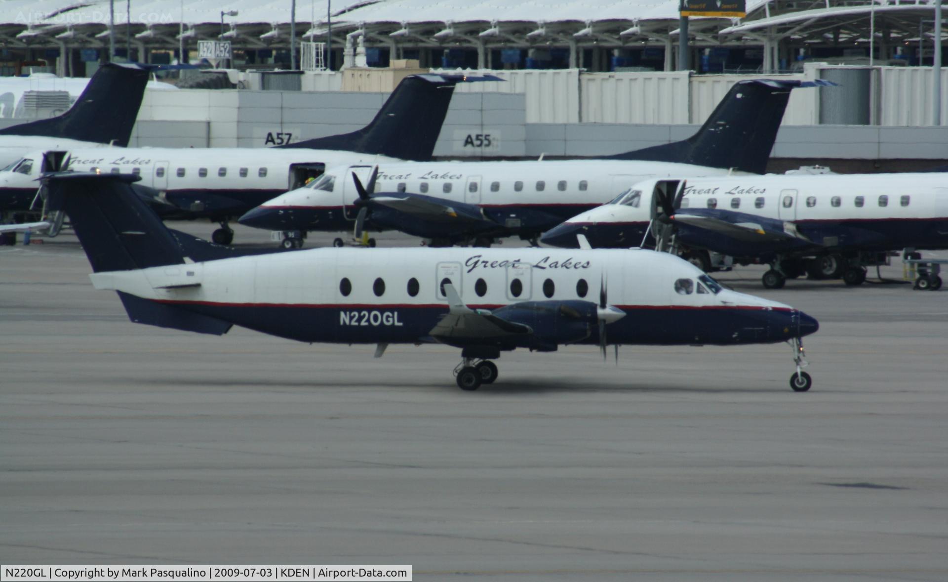 N220GL, 1996 Beech 1900D C/N UE-220, Beech 1900D