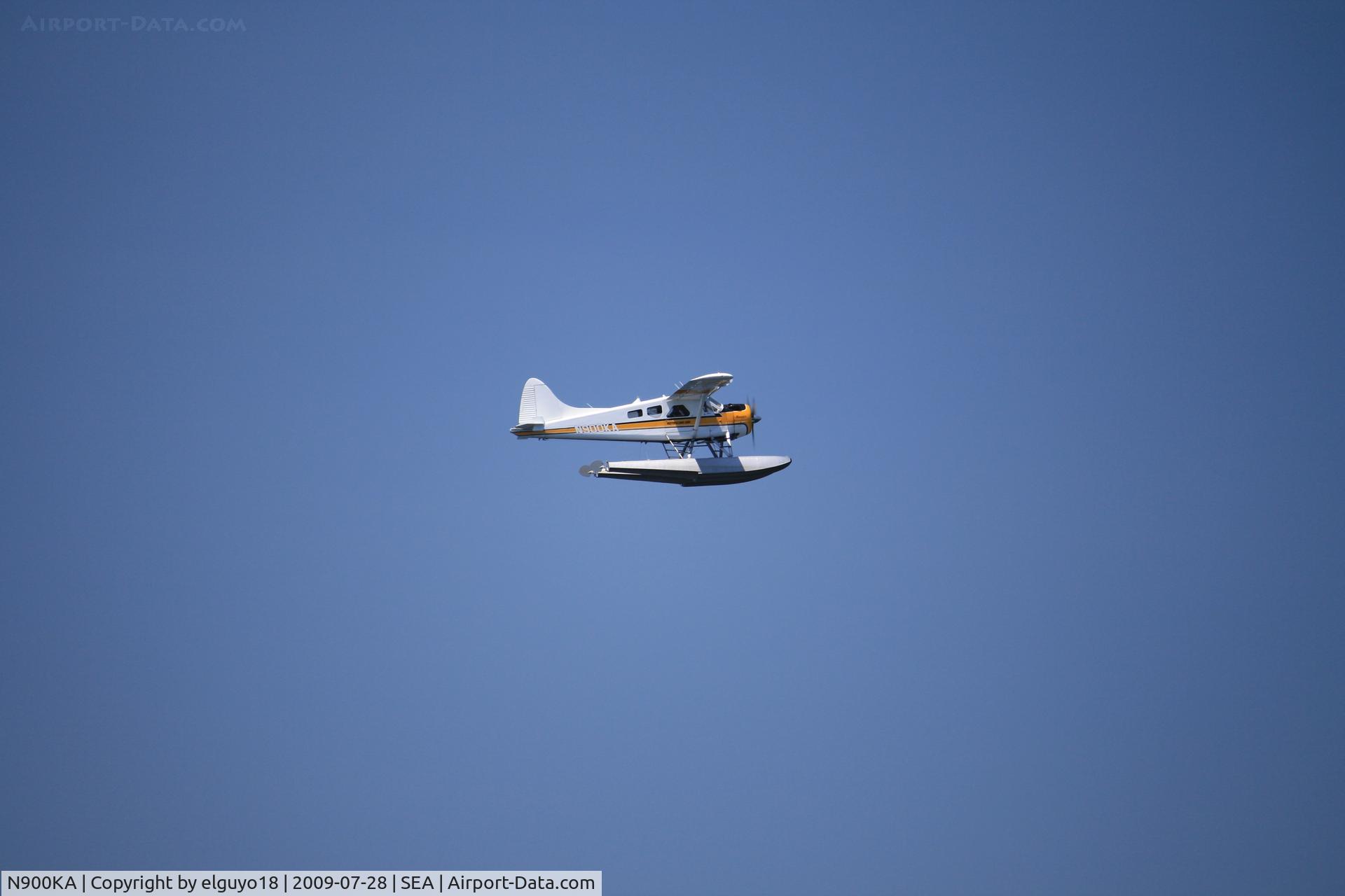 N900KA, 1967 De Havilland Canada DHC-2 Beaver Mk.I (L20A) C/N 1676, FLYING OVER SEATTLE
