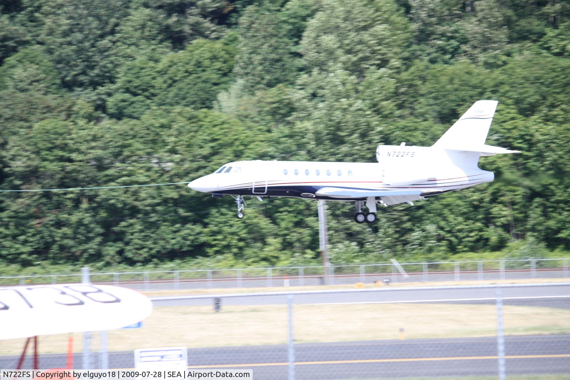 N722FS, 1990 Dassault Falcon 50 C/N 216, LANDING AT SEATTLE