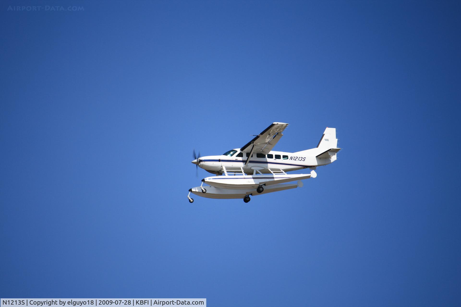 N1213S, 1995 Cessna 208 Caravan I C/N 20800243, LANDING AT KBFI