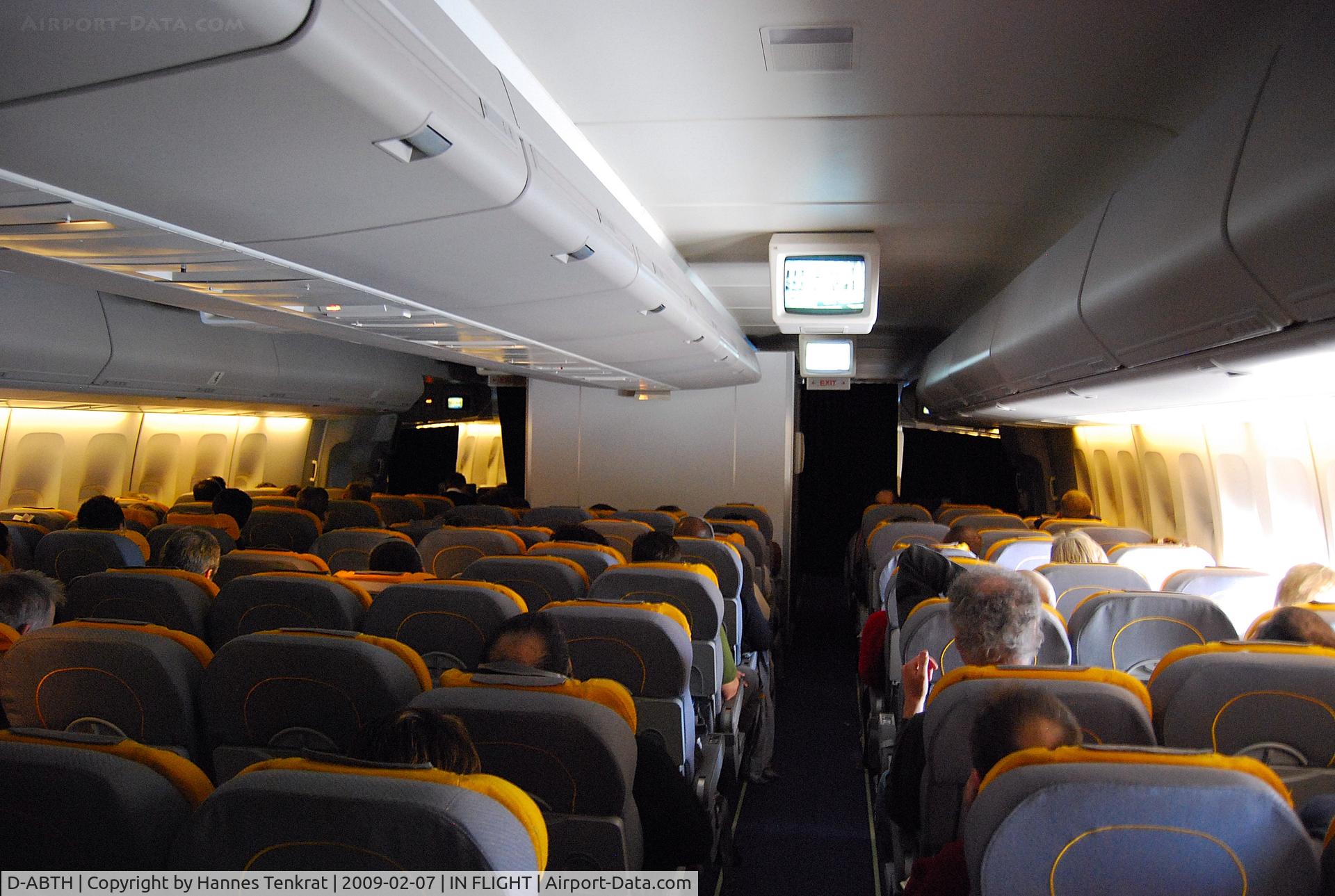 D-ABTH, 1991 Boeing 747-430M C/N 25047, Cabin of Lufthansa Boeing 747-400 