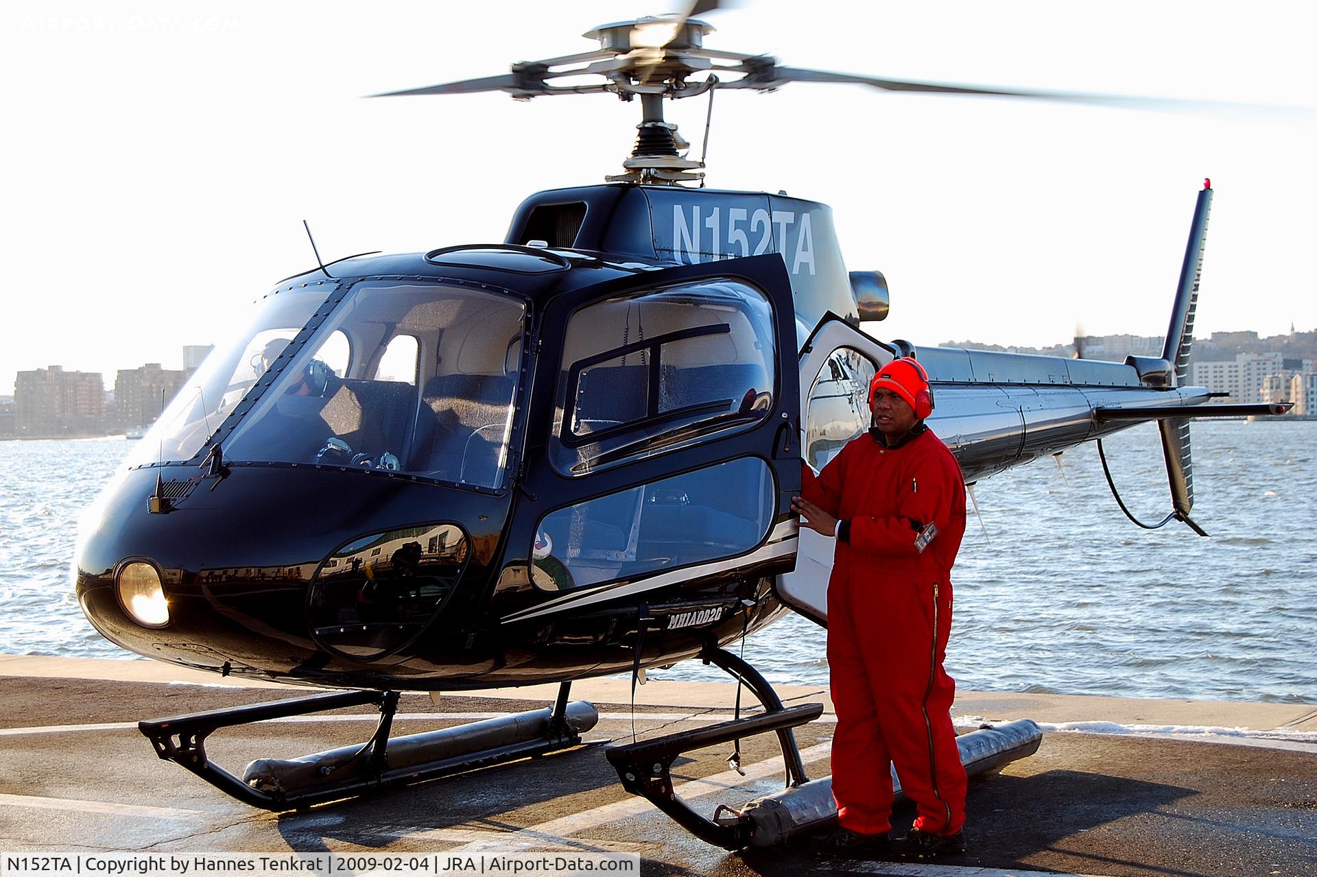 N152TA, 1989 Aerospatiale AS-350B-1 Ecureuil C/N 2241, Operating sightseeing flights for Liberty Helicopters.