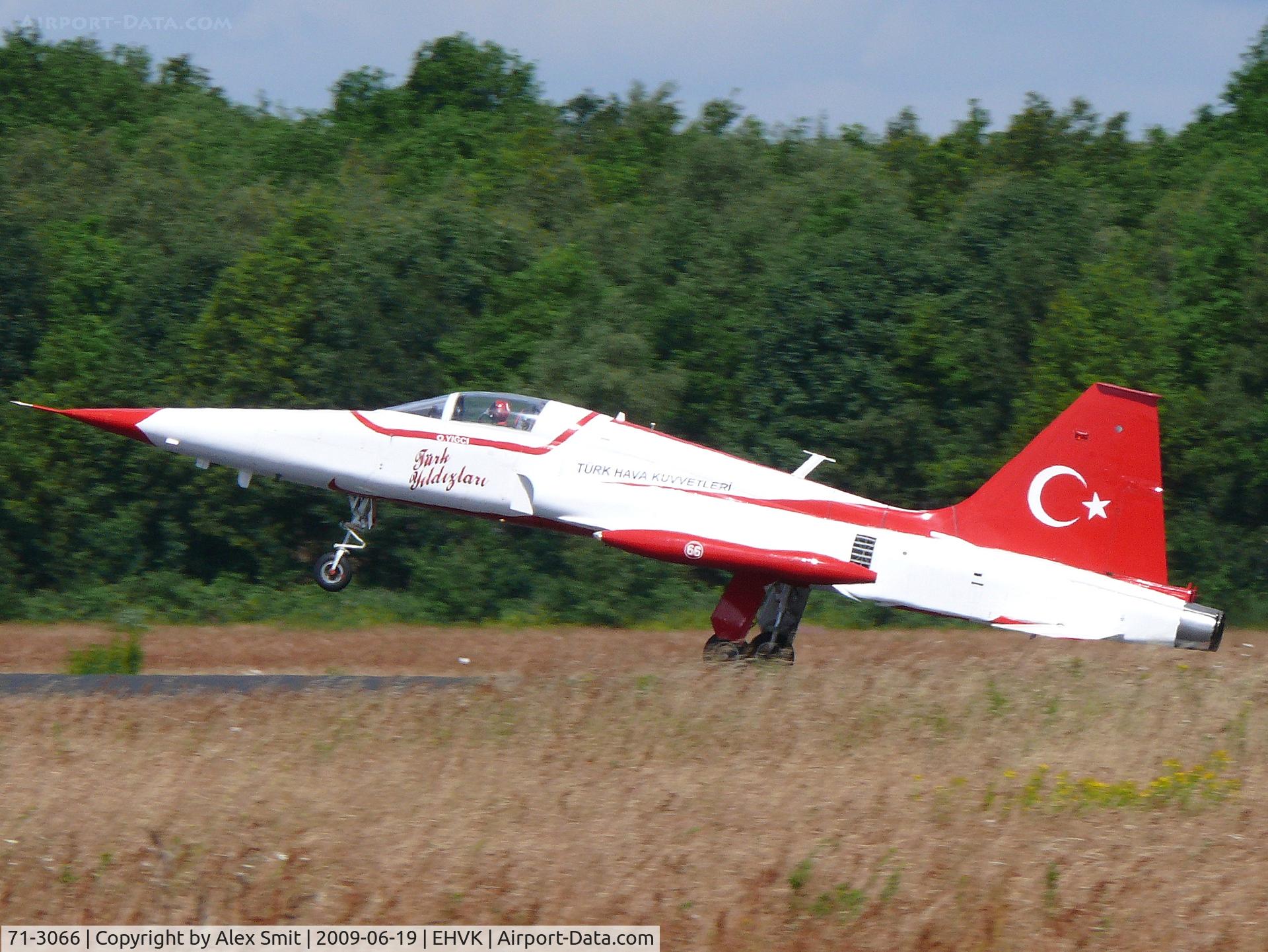 71-3066, 1971 Northrop NF-5A Freedom Fighter C/N 3066, Northrop NF-5A-2000 Freedom Fighter 71-3066/66 Turkish Air Force Turkish Stars