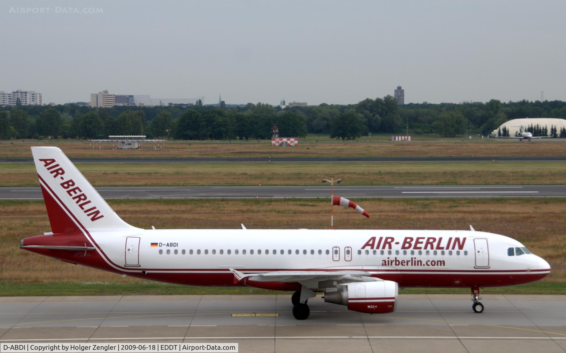 D-ABDI, 2006 Airbus A320-214 C/N 2853, Taxiing to parking position