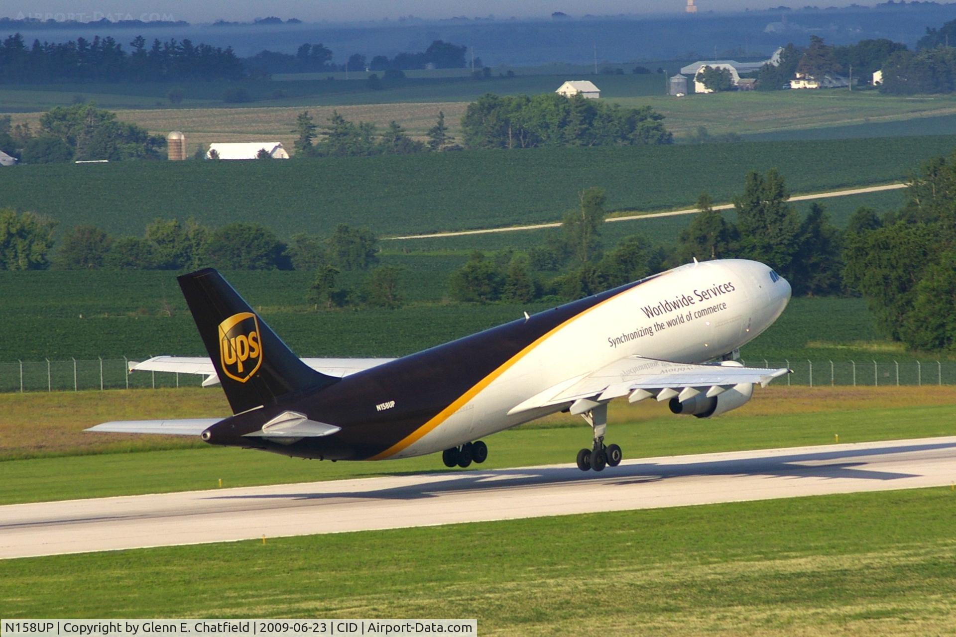 N158UP, 2004 Airbus A300F4-622R C/N 0847, Climbing out off of Runway 27