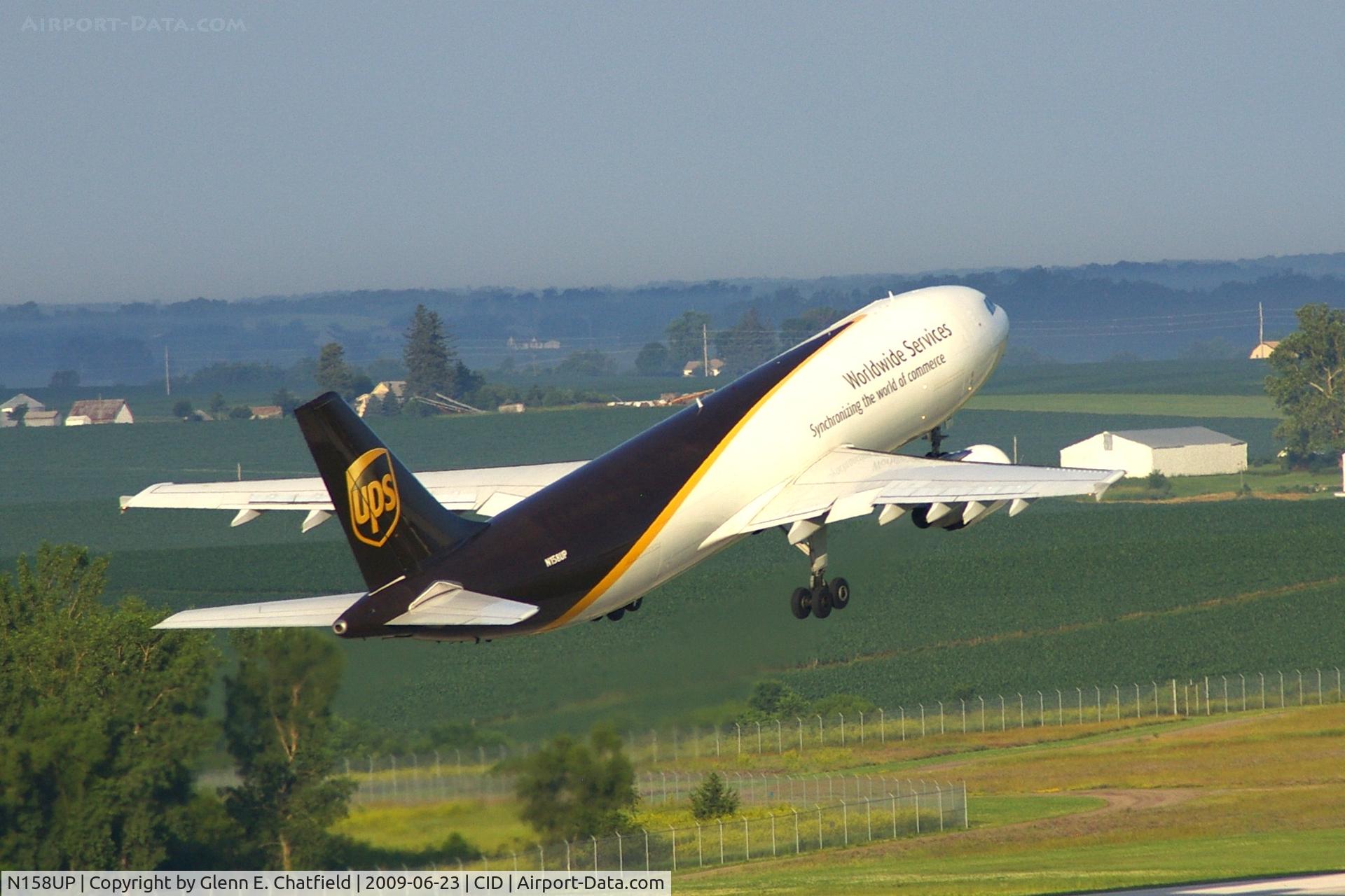 N158UP, 2004 Airbus A300F4-622R C/N 0847, Climbing out off of Runway 27