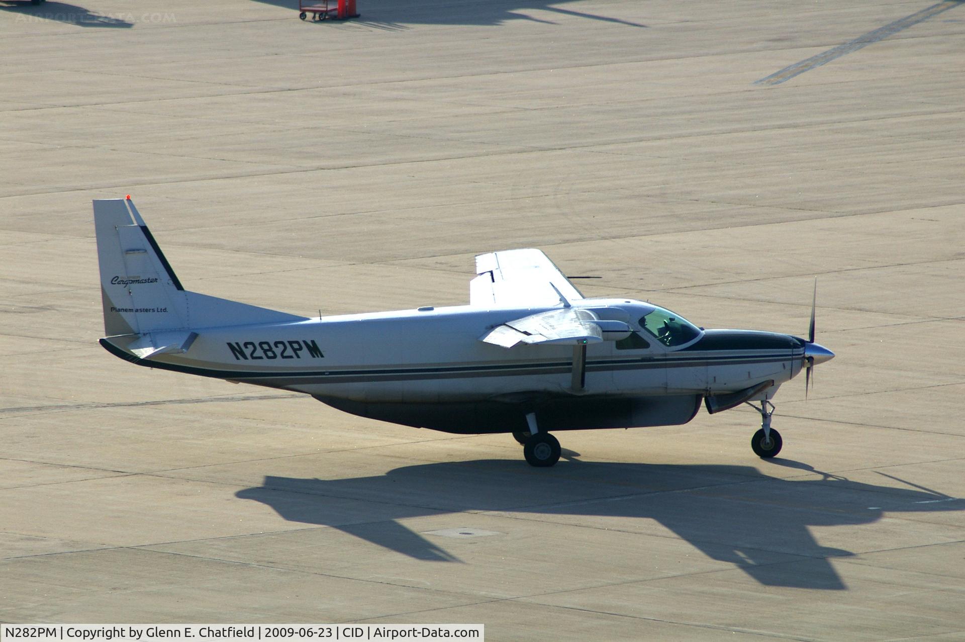 N282PM, 2002 Cessna 208B C/N 208B0981, Taxiing to Runway 27 for departure