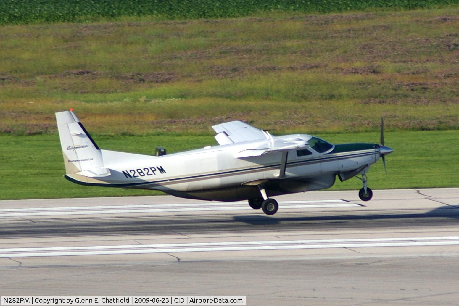 N282PM, 2002 Cessna 208B C/N 208B0981, Rotating on the take-off roll on Runway 27