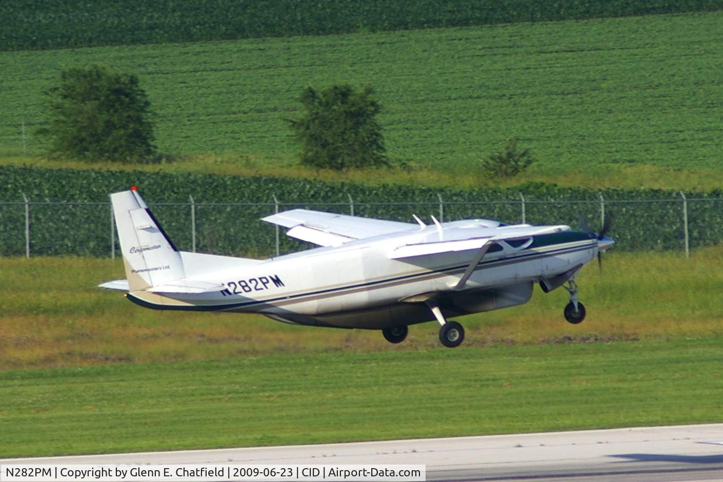 N282PM, 2002 Cessna 208B C/N 208B0981, Climbing out off of Runway 27