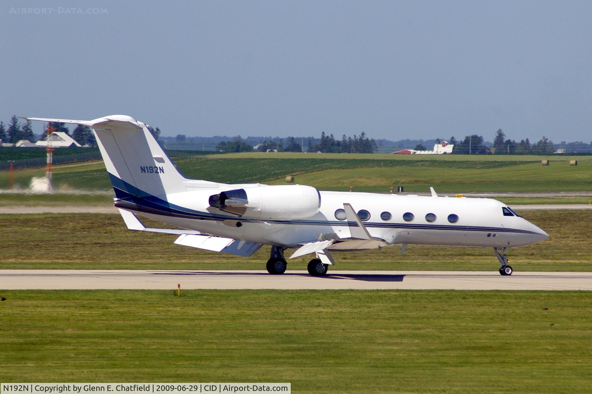 N192N, 1996 Gulfstream Aerospace G-IV C/N 1286, Rolling out on runway 31