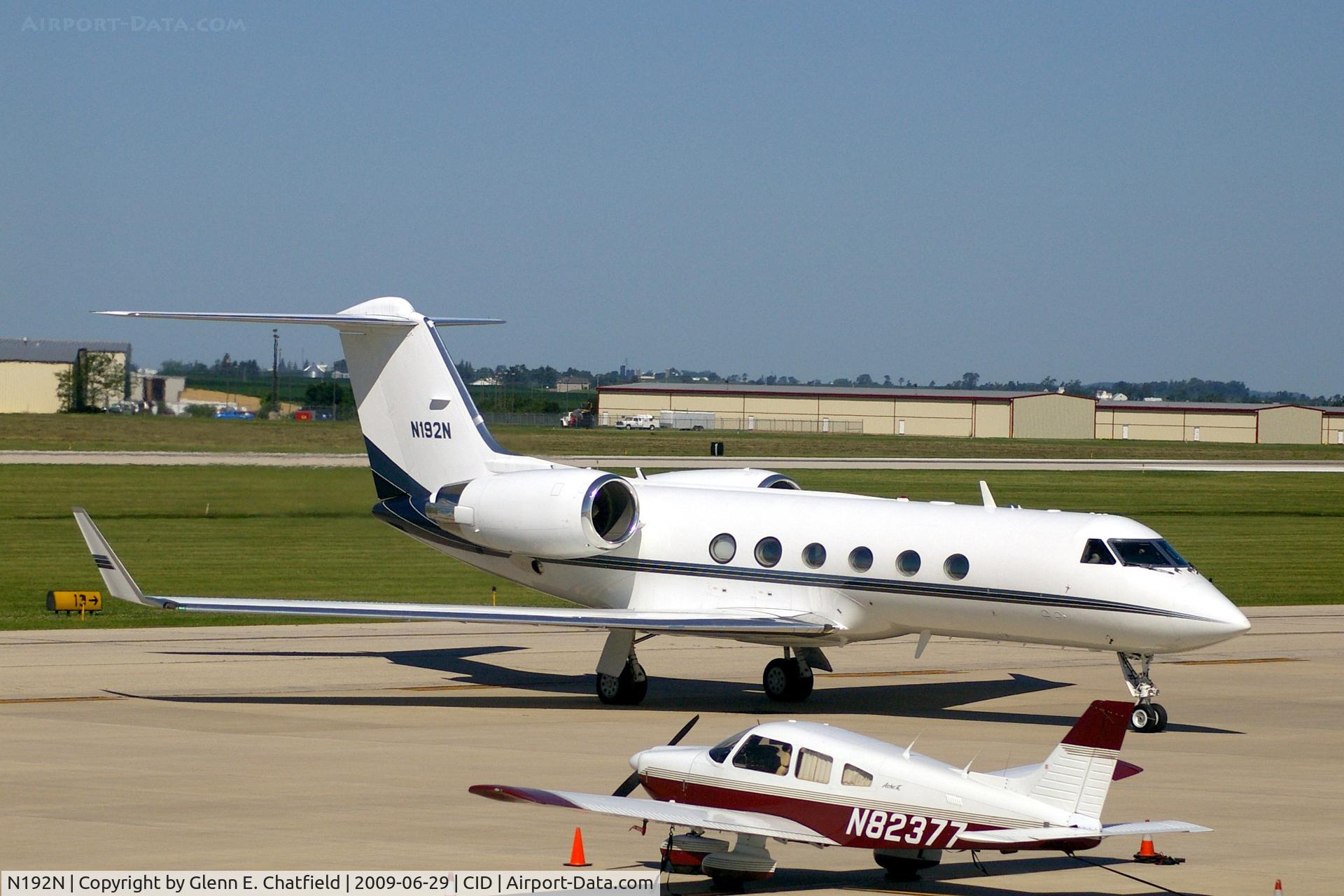 N192N, 1996 Gulfstream Aerospace G-IV C/N 1286, Taxiing to Landmark FBO.