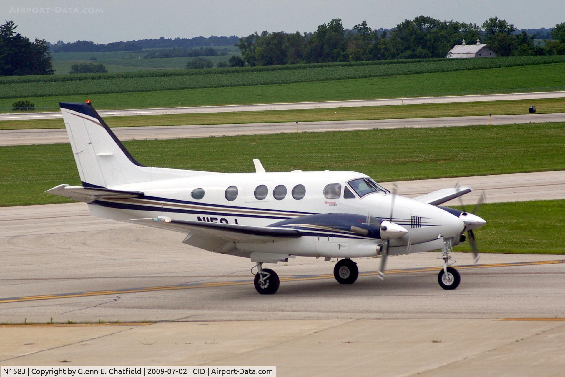 N158J, 2007 Hawker Beechcraft C90GTI King Air C/N LJ-1859, Taxiing to Landmark FBO.