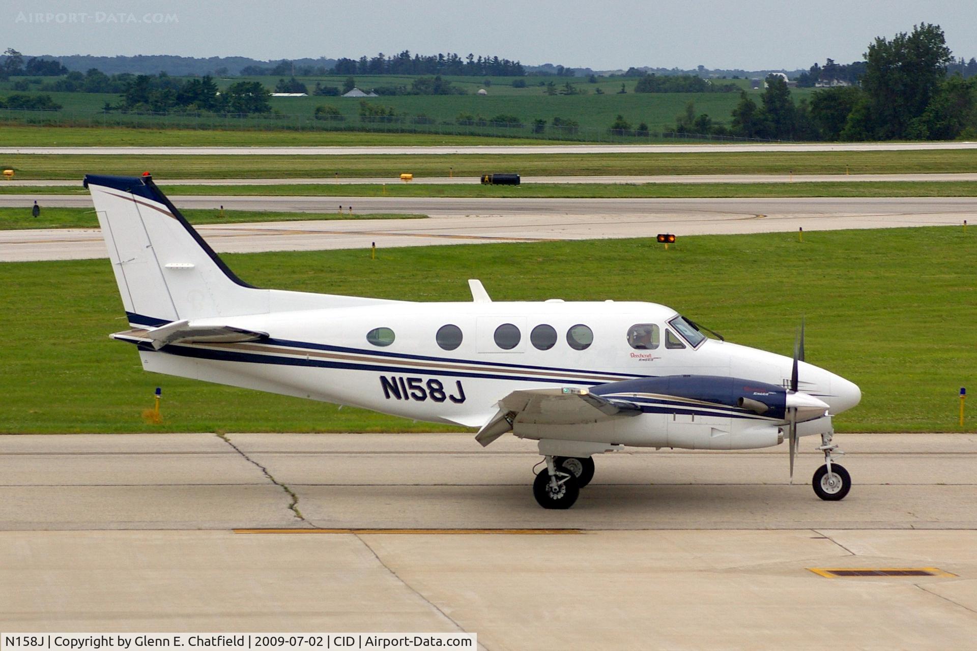 N158J, 2007 Hawker Beechcraft C90GTI King Air C/N LJ-1859, Taxiing to Landmark FBO.