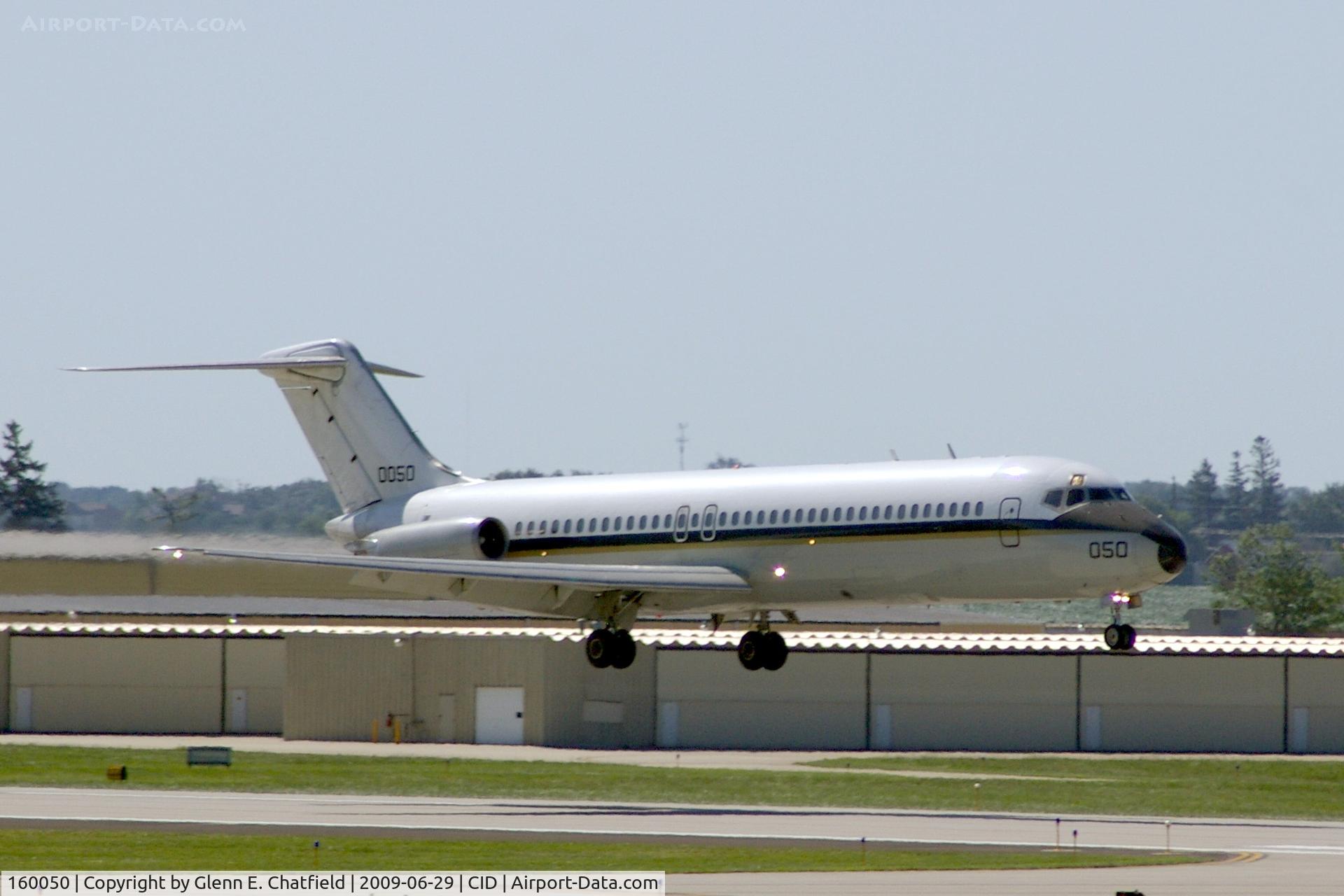 160050, 1975 McDonnell Douglas C-9B (DC-9-33) Skytrain II C/N 47699, Just past the threshold of runway 27