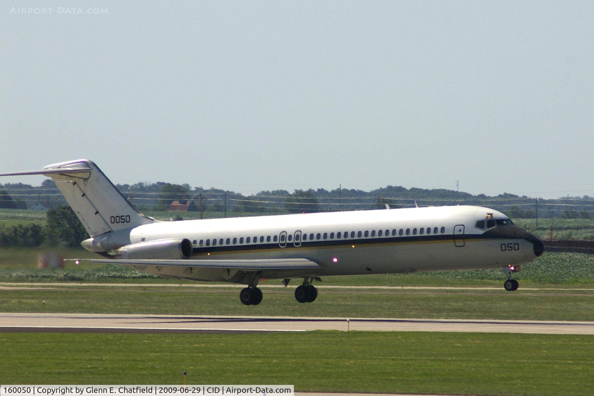 160050, 1975 McDonnell Douglas C-9B (DC-9-33) Skytrain II C/N 47699, About to touch down on runway 27