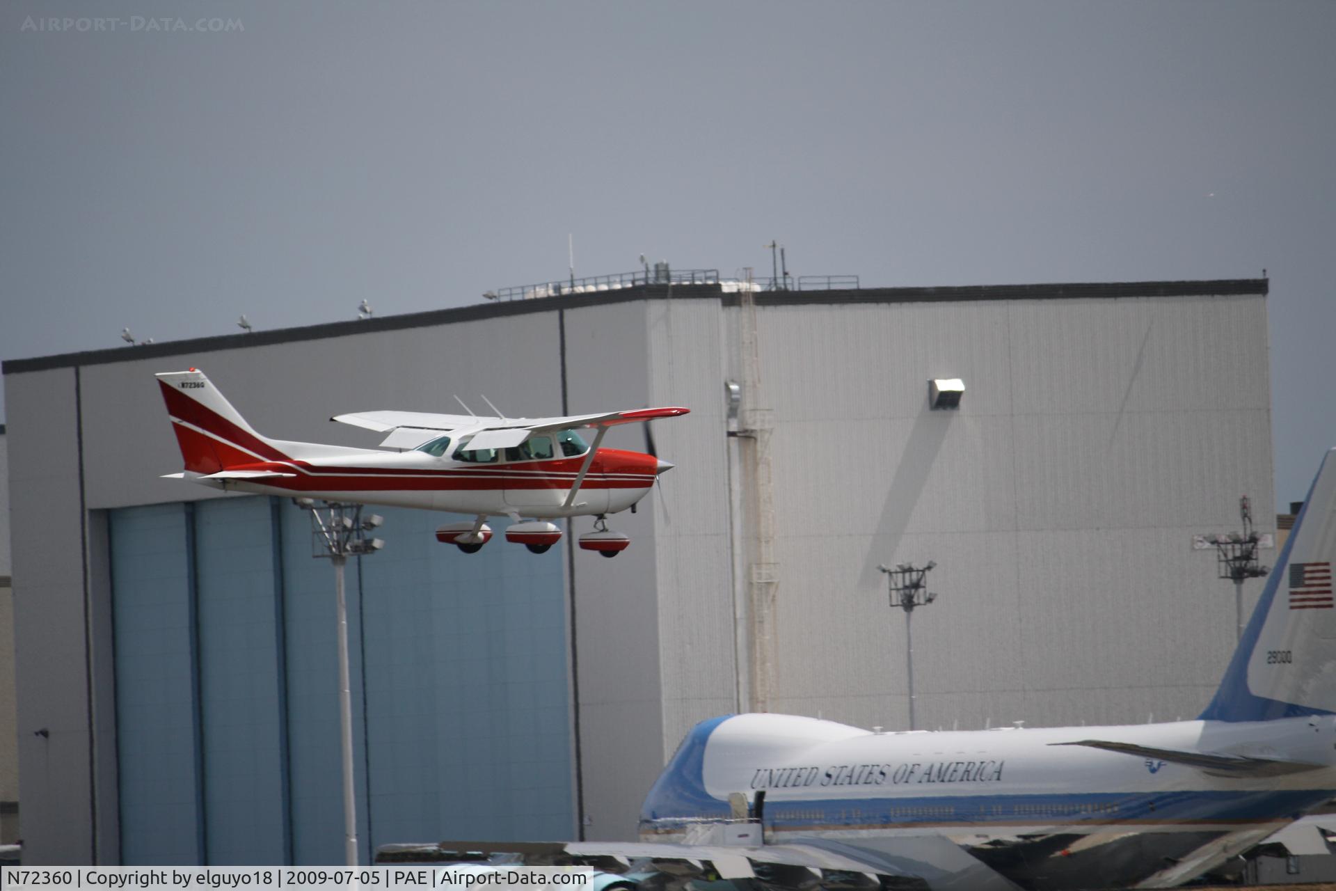 N72360, 1946 Cessna 120 C/N 9546, LANDING AT PAINE FIELD