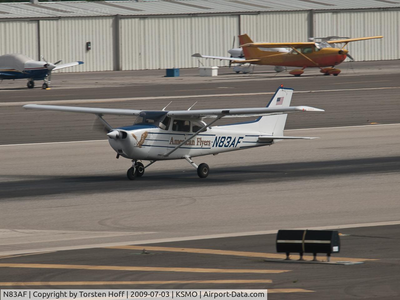 N83AF, 2001 Cessna 172R C/N 17281052, N83AF departing from RWY 21