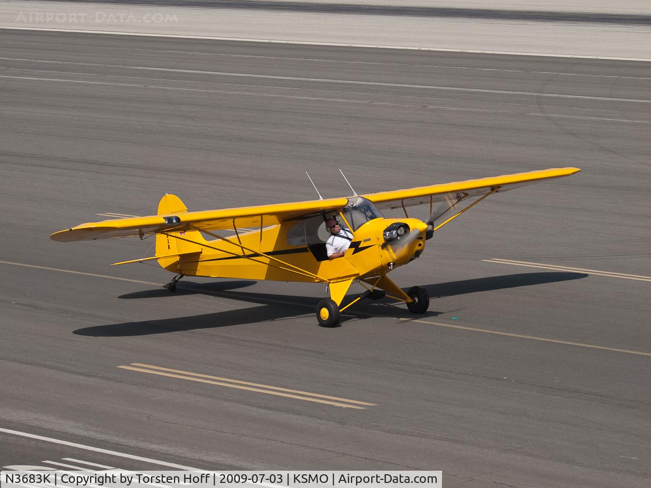 N3683K, 1946 Piper J3C-65 Cub C/N 22374, N3683K taxiing