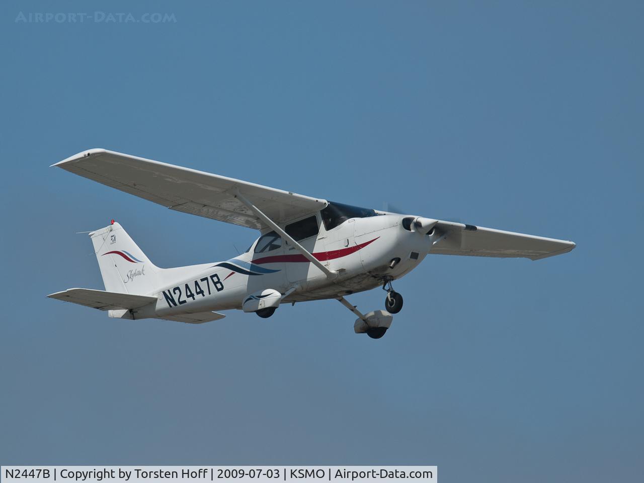 N2447B, 1999 Cessna 172R C/N 17280801, N2447B departing from RWY 03