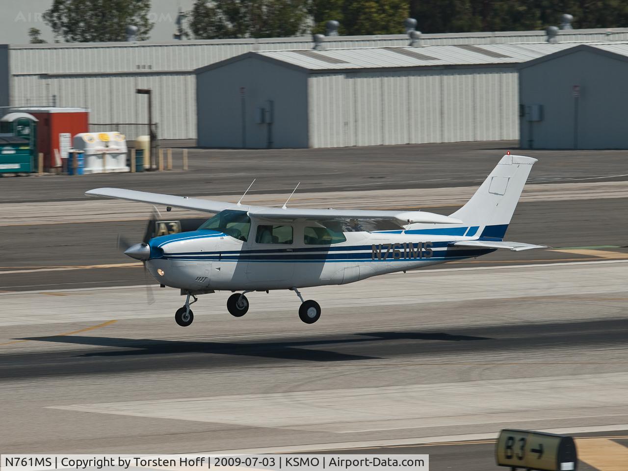 N761MS, 1977 Cessna T210M Turbo Centurion C/N 21062369, N761MS arriving on RWY 21