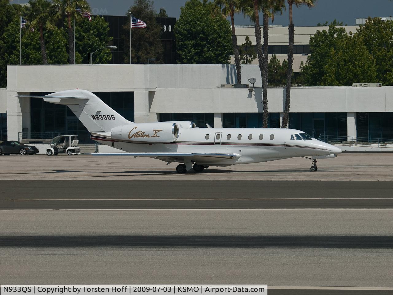 N933QS, 2000 Cessna 750 Citation X Citation X C/N 750-0133, N933QS taxiing