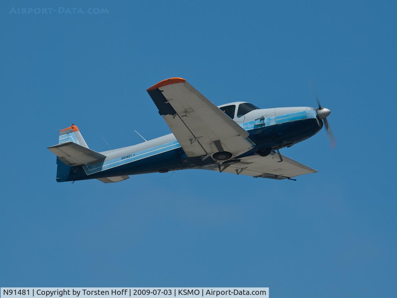 N91481, 1946 North American Navion C/N NAV-4-282, N91481 departing from RWY 03