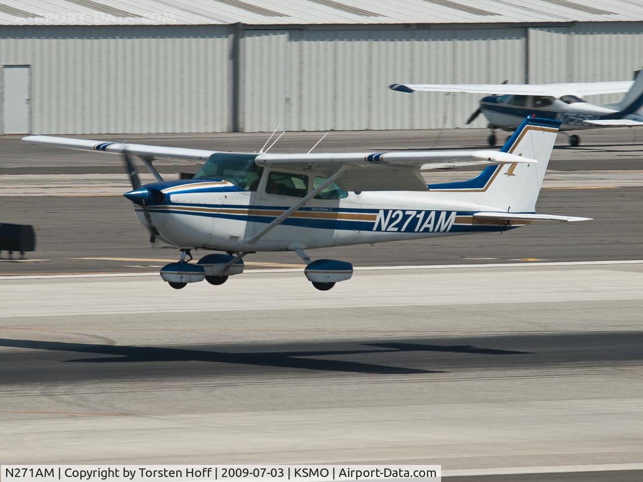 N271AM, 1973 Cessna 172M C/N 17262510, N271AM arriving on RWY 21