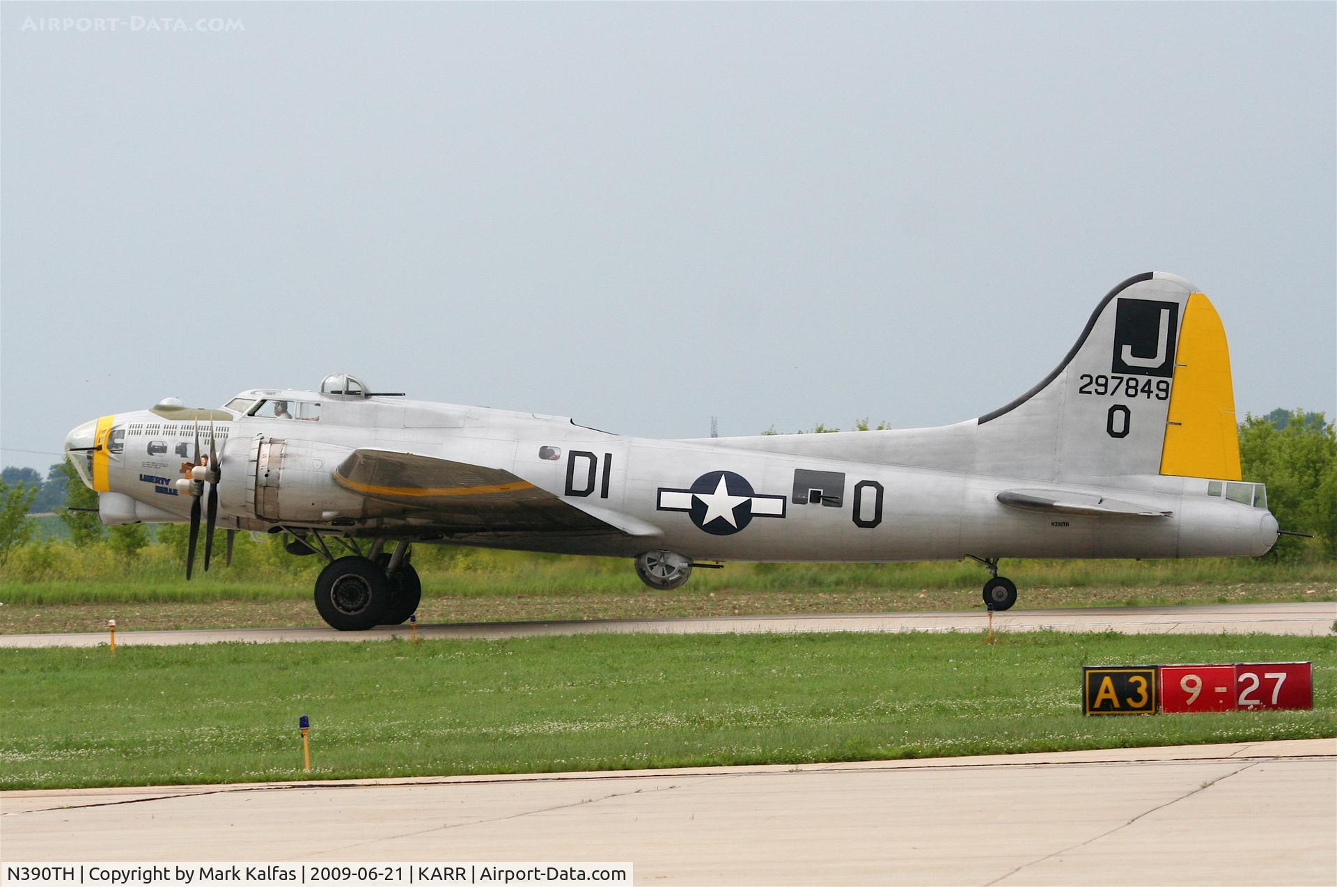 N390TH, 1944 Boeing B-17G Flying Fortress C/N Not found 44-85734, B-17G, N390TH, on the roll, RWY 27 KARR