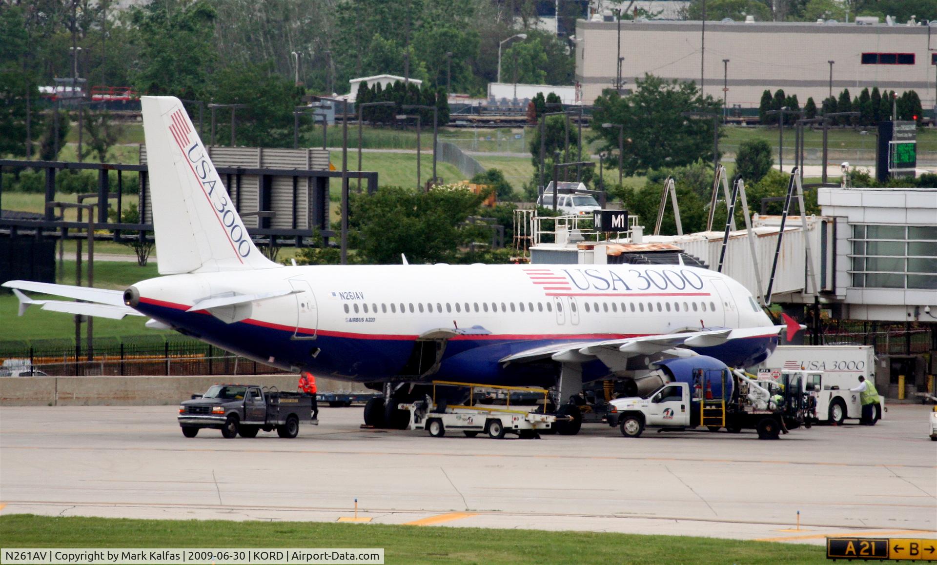 N261AV, 2001 Airbus A320-214 C/N 1615, USA 3000, A320-214 at KORD, gate M1