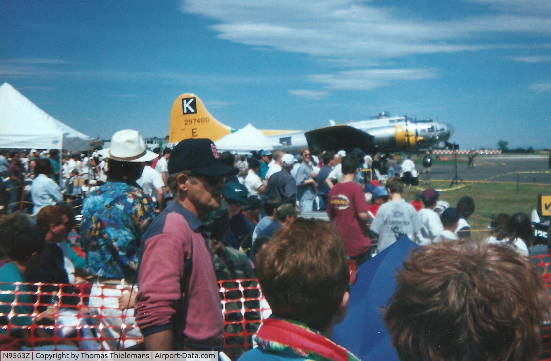 N9563Z, 1944 Boeing B-17G Flying Fortress C/N 32204, airshow
