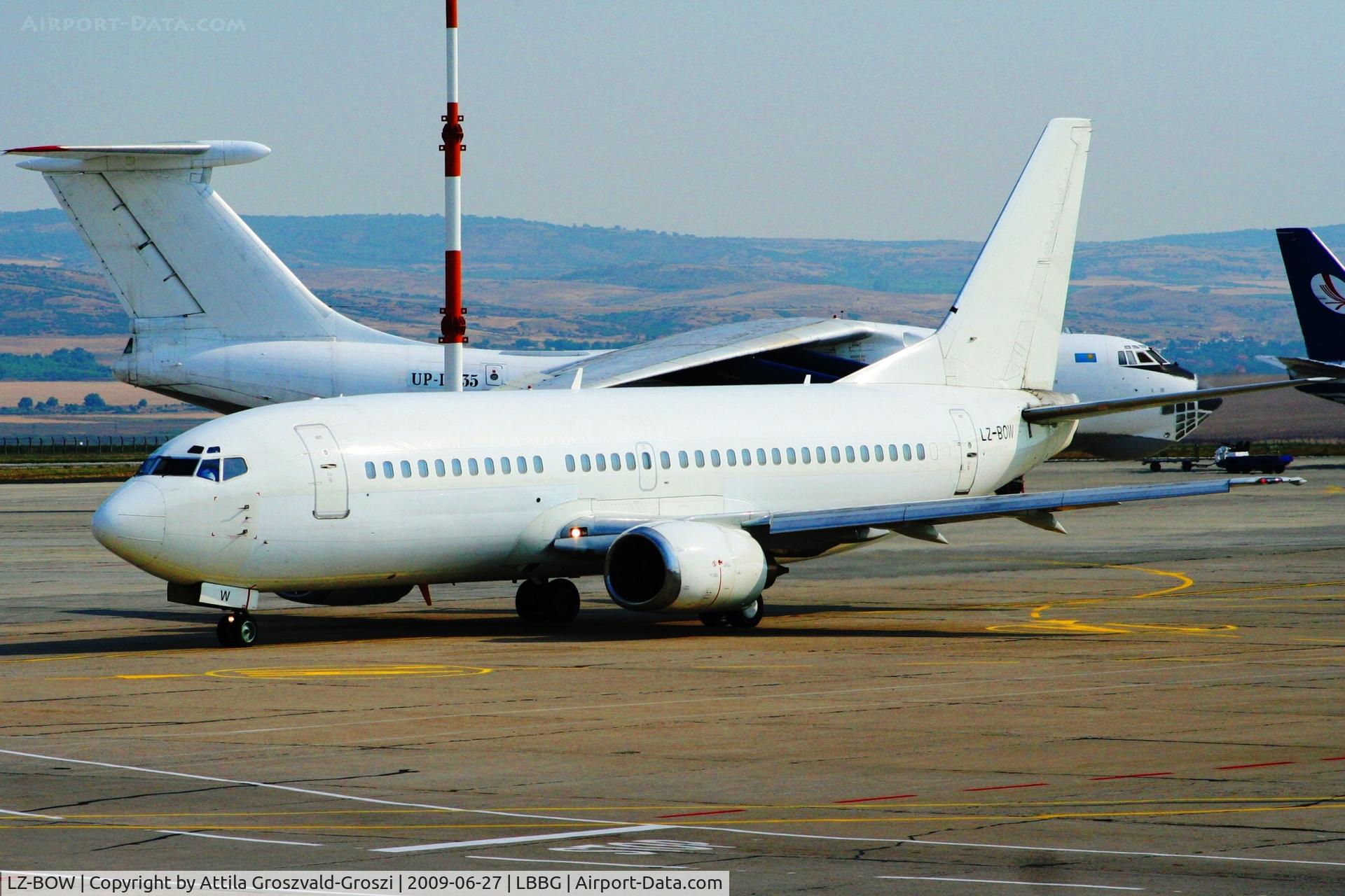 LZ-BOW, 1987 Boeing 737-330 C/N 23834, Burgas-Sarafovo International Airport LBBG Bulgaria
