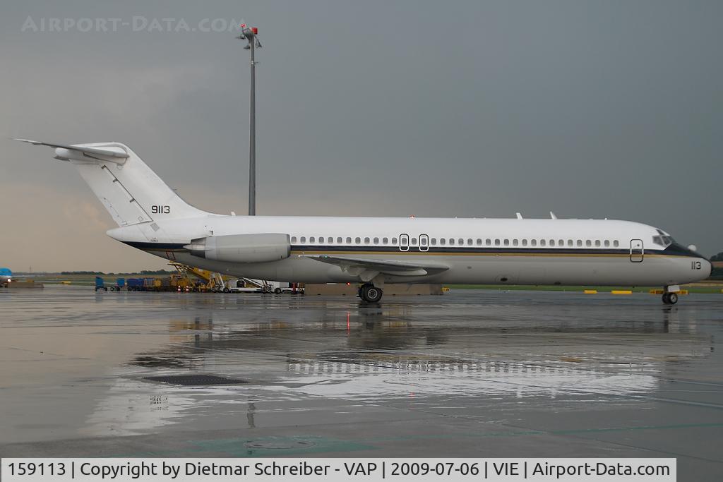 159113, 1973 McDonnell Douglas C-9B Skytrain II C/N 47577, US Navy DC9 - reflection