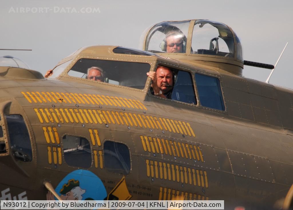 N93012, 1944 Boeing B-17G-30-BO Flying Fortress C/N 32264, Nine-O-Nine