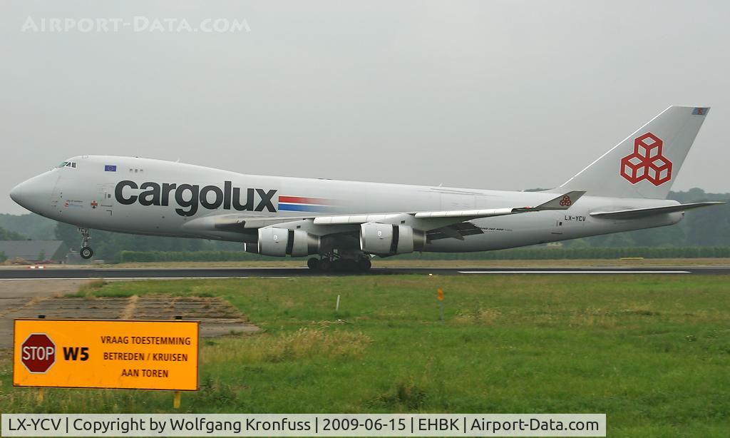 LX-YCV, 2008 Boeing 747-4R7F/SCD C/N 35805/1407, landing @ MST