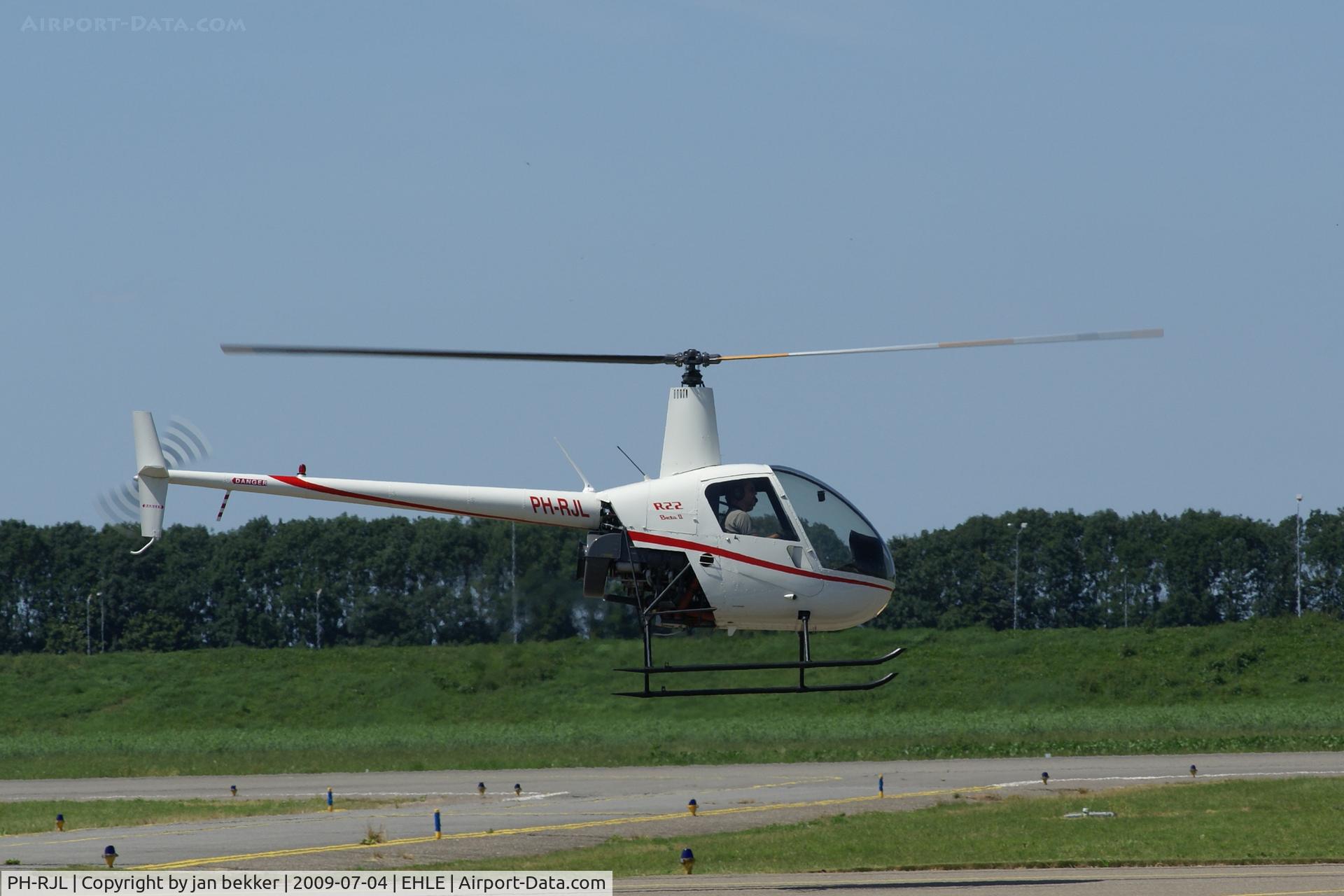 PH-RJL, 2007 Robinson R22 Beta II C/N 4237, Lelystad