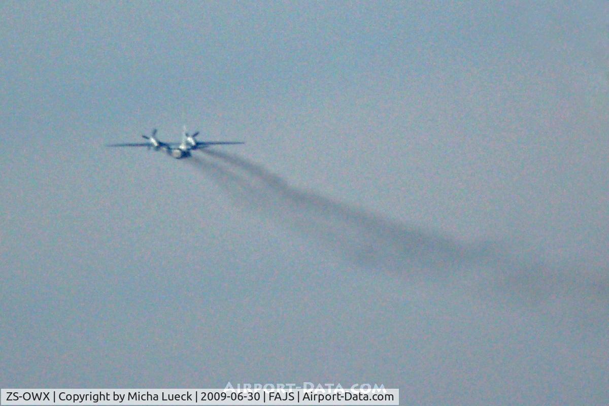 ZS-OWX, 1992 Antonov An-32B C/N 2806, Dirty climb-out