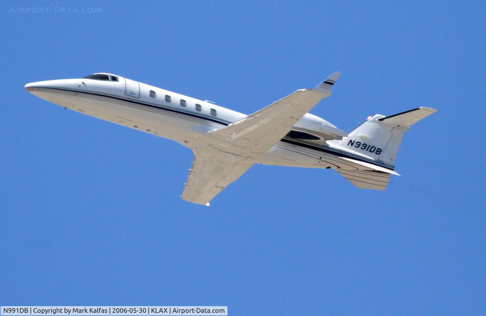 N991DB, 2000 Learjet 60 C/N 177, Learjet 60, N991DB climbs out 25R KLAX