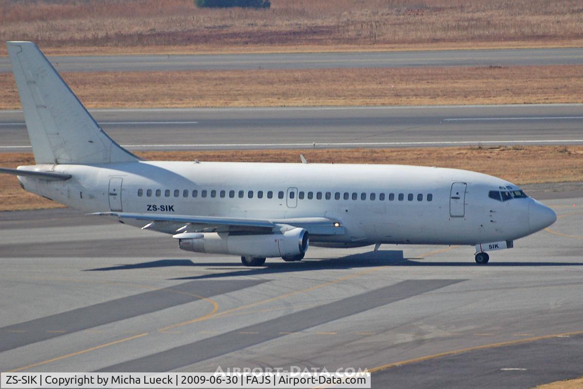 ZS-SIK, 1982 Boeing 737-244 C/N 22590, At Jo'burg