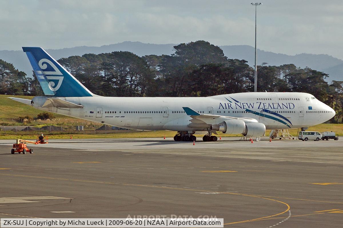 ZK-SUJ, 1998 Boeing 747-4F6 C/N 27602, At Auckland