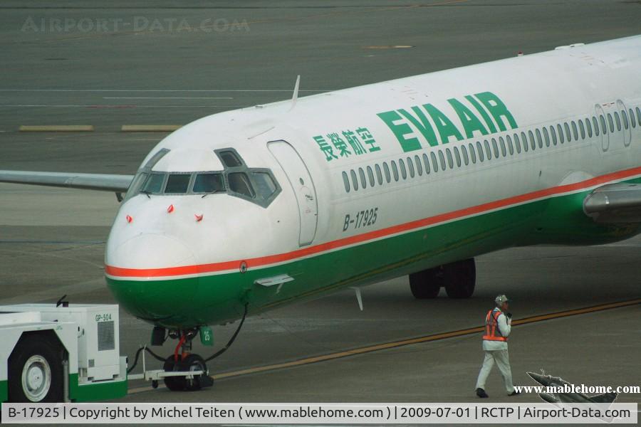 B-17925, 1997 McDonnell Douglas MD-90-30 C/N 53568, EVA Air