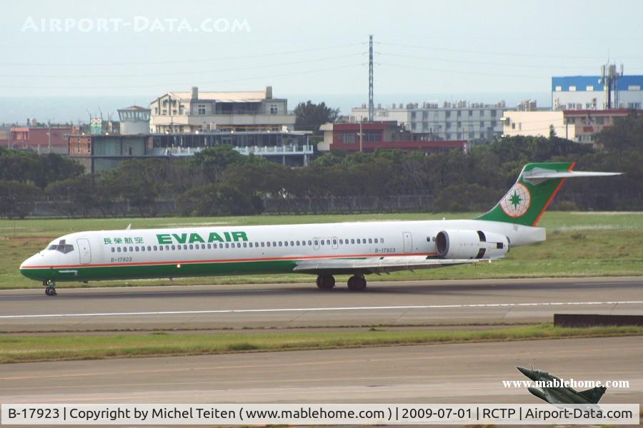 B-17923, 1996 McDonnell Douglas MD-90-30 C/N 53534, EVA Air