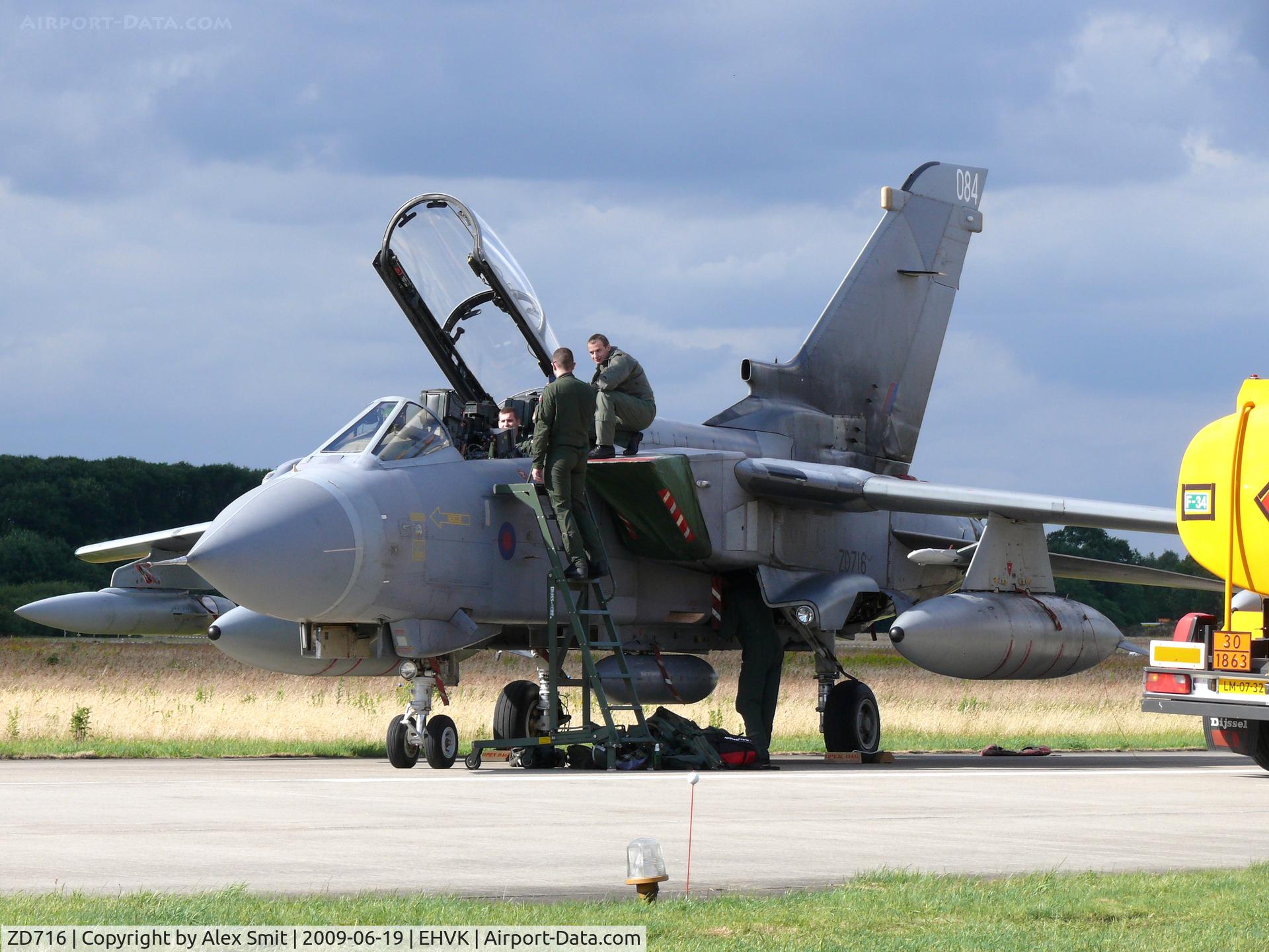 ZD716, 1984 Panavia Tornado GR.4 C/N 341/BS117/3157, Panavia Pa200 Tornado Gr4 ZD716/084 Royal Air Force