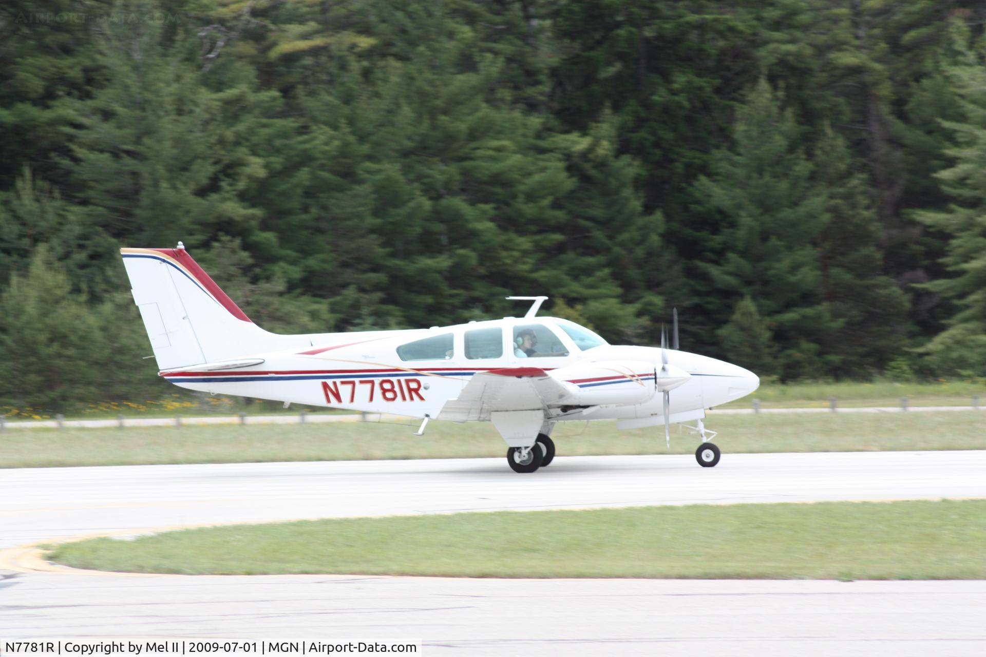 N7781R, 1968 Beech D55 Baron C/N TE-664, Departing RWY 28