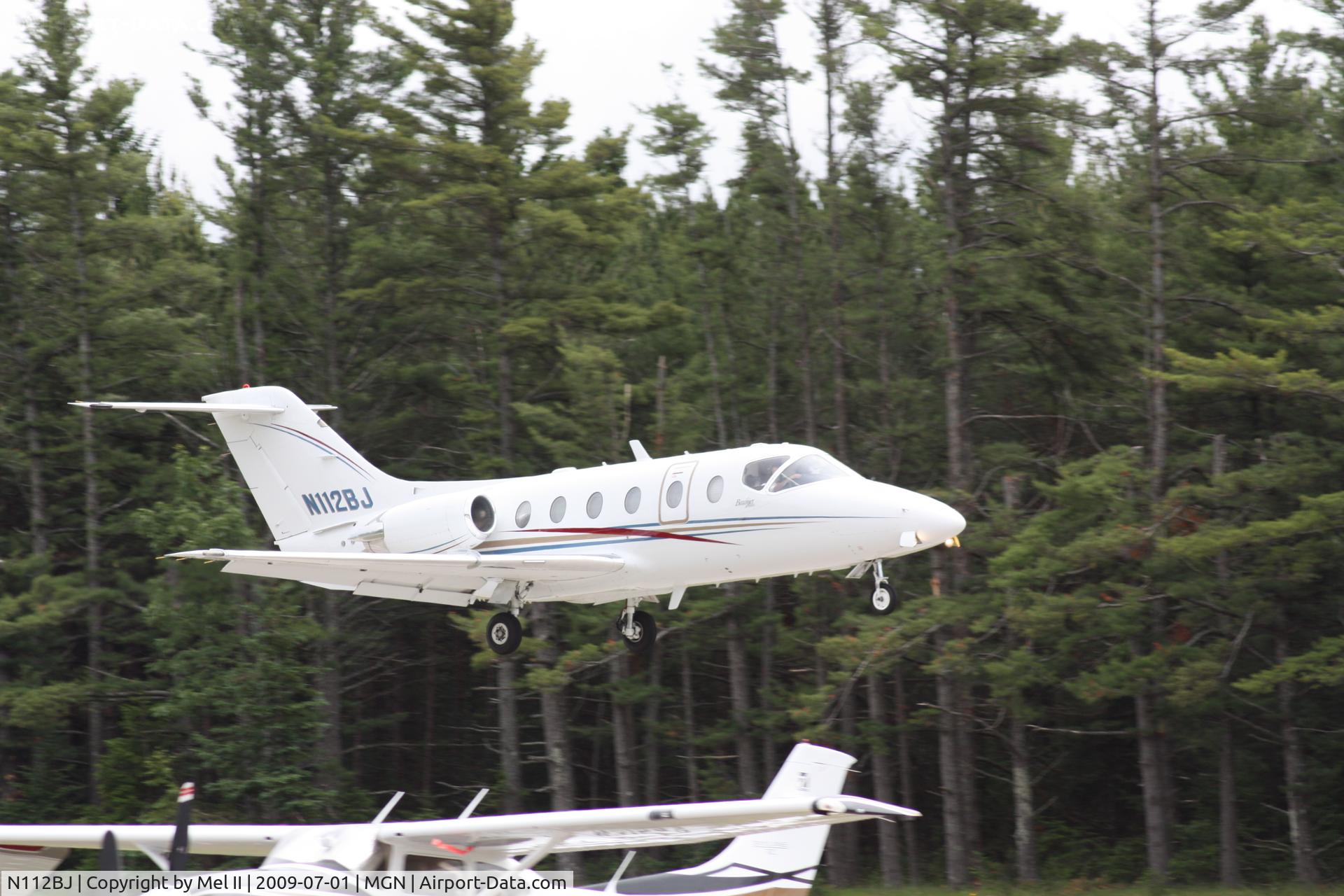 N112BJ, 1996 Beech 400A Beechjet C/N RK-112, Landing RWY 28