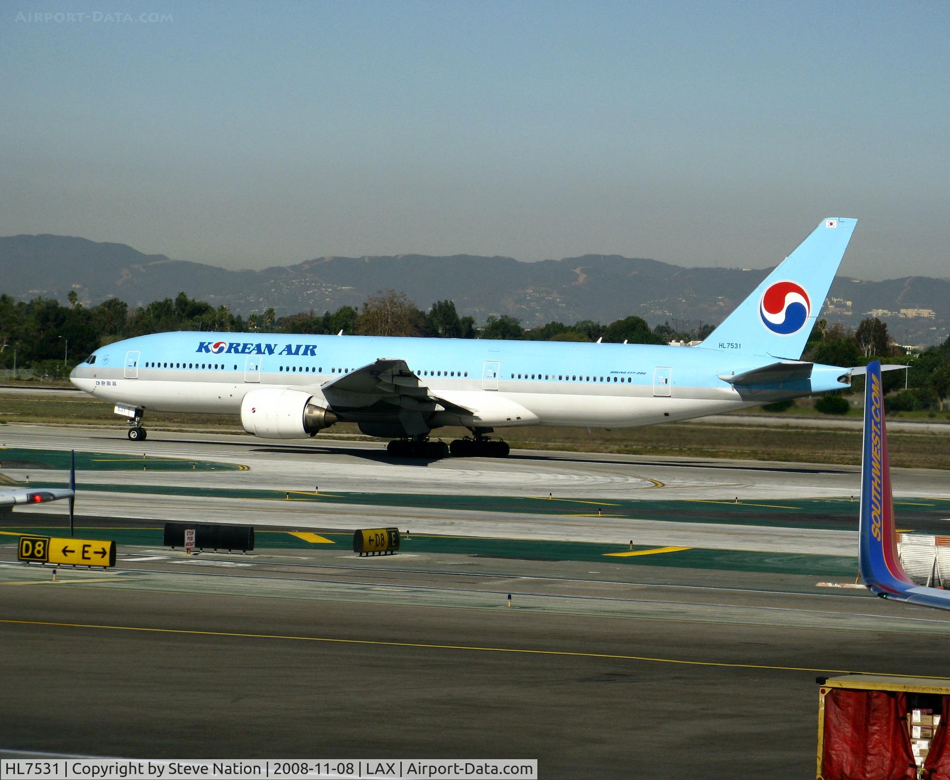 HL7531, 1997 Boeing 777-2B5/ER C/N 27946, Korean Air Boeing 777-2B5 (ER), c/n: 27946 rolling @ LAX 18.11.08