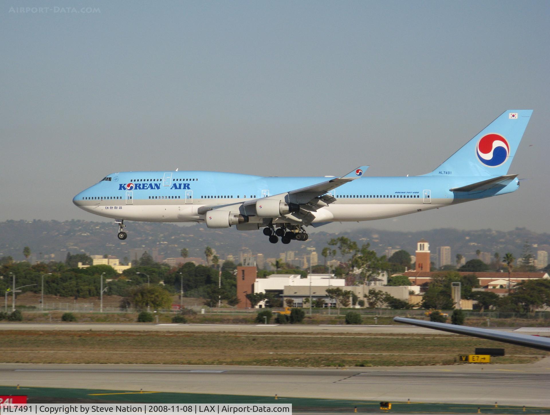 HL7491, Boeing 747-4B5 C/N 27341, Korean Air Boeing Boeing 747-4B5, c/n: 27341 rolling @ LAX 18.11.08