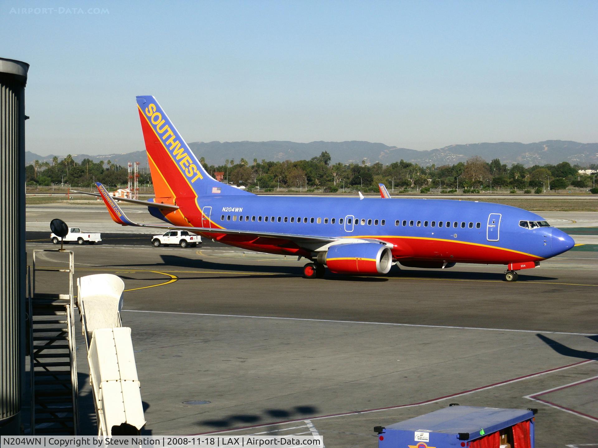 N204WN, 2005 Boeing 737-7H4 C/N 29855, Southwest 2005 Boeing 737-7H4 in new colors