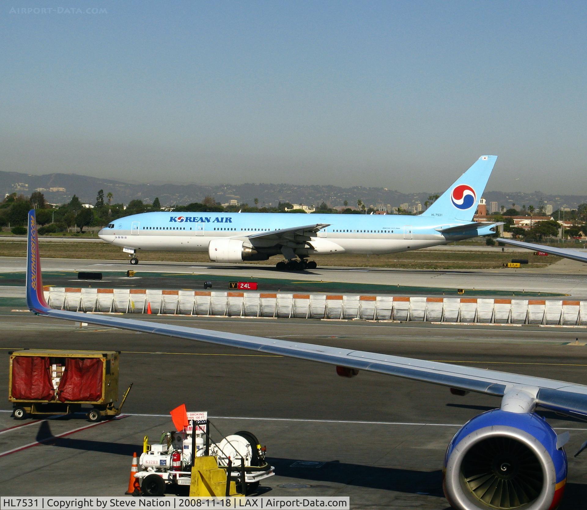HL7531, 1997 Boeing 777-2B5/ER C/N 27946, Korean Air Boeing 777-2B5 (ER), c/n: 27946 rolling @ LAX 18.11.08