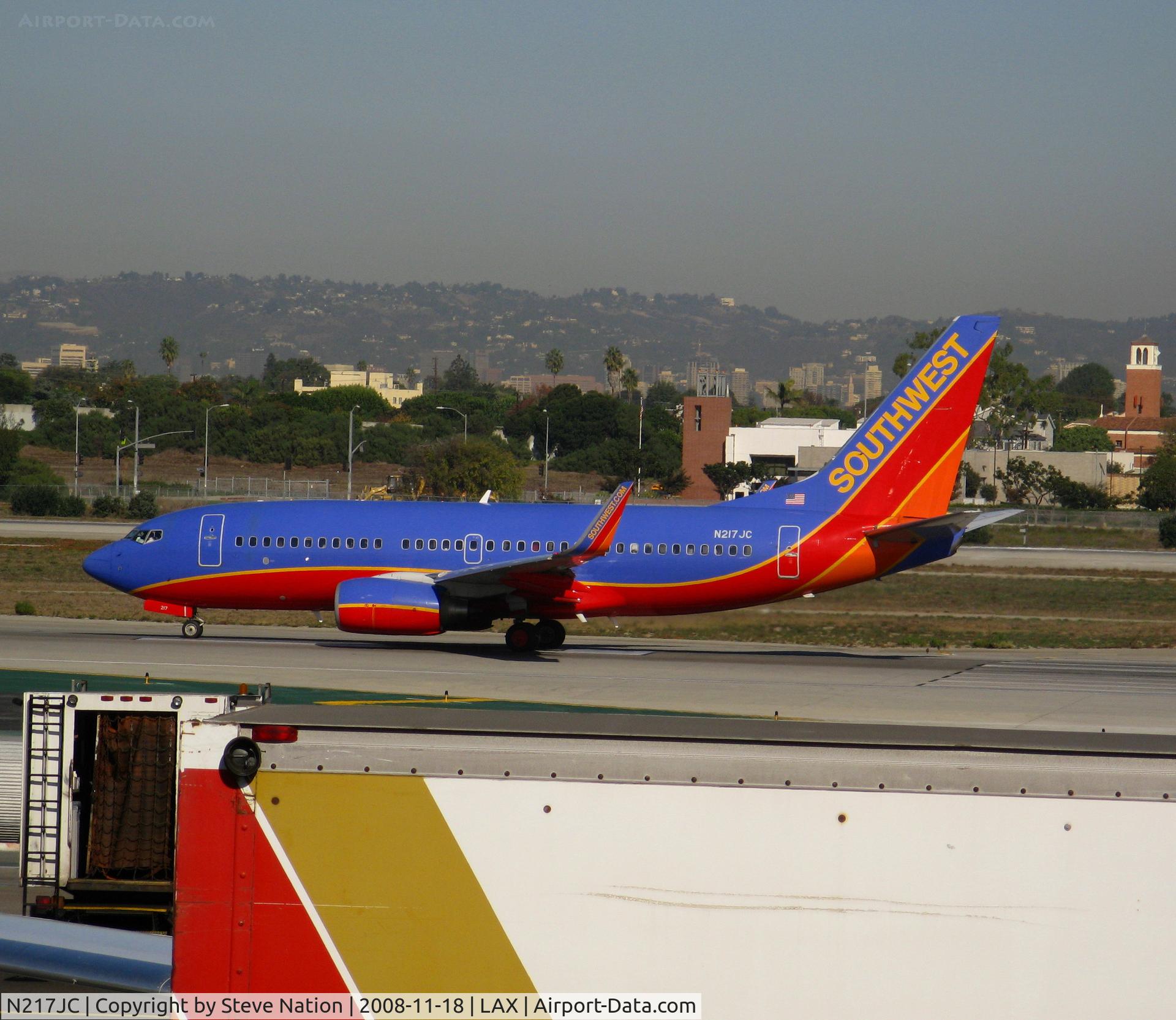 N217JC, 2005 Boeing 737-7H4 C/N 34232, Southwest 2005 Boeing 737-7H4 in new colors