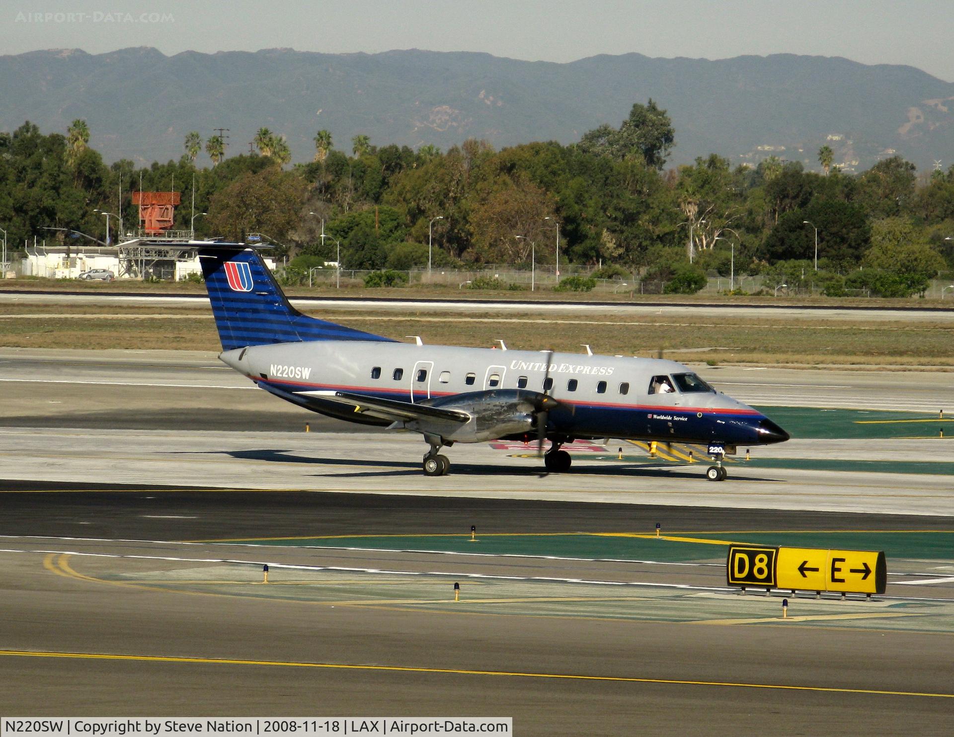 N220SW, 1994 Embraer EMB-120ER Brasilia C/N 120.288, United Express 1994 Embraer EMB-120ER in latest colors